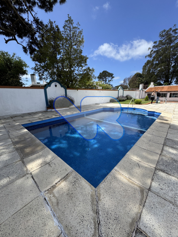 Apartamento ID.198 - Apartamento en VENTA 3 dormitorios Piso alto con vista Punta del Este