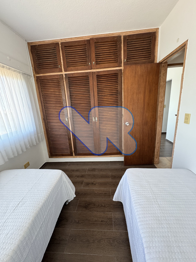 Apartamento ID.194 - Venta de Apartamento 2 dormitorios, 2 baños en Punta del Este - Parada 14 Roosevelt
