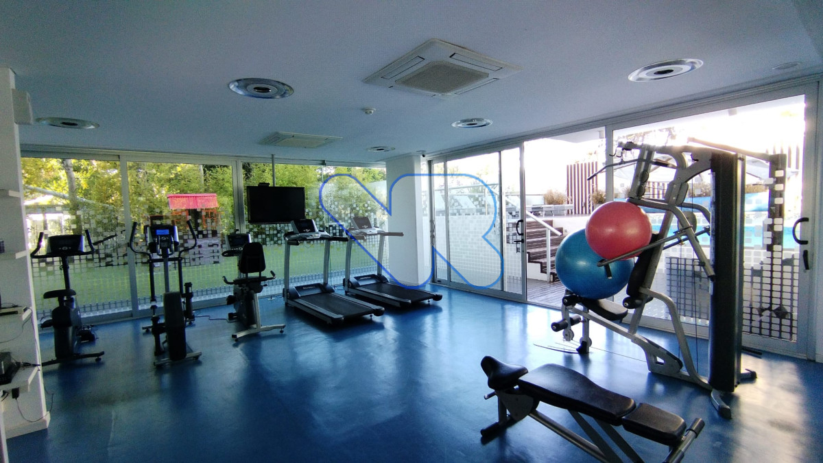 Apartamento ID.100 - Vendo apartamento  playa Brava 2 dormitorios, 2 baños, ed. con buenos Amenities Punta del este