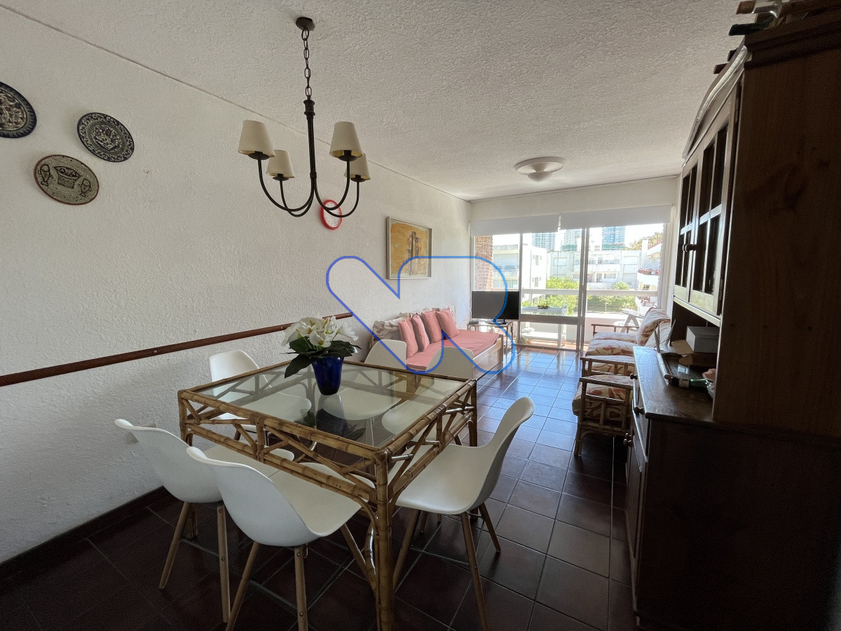 Apartamento ID.127 - Vendo apartamento 2 dormitorios, 2 baños con cochera gastos comunes bajos Aidy Grill