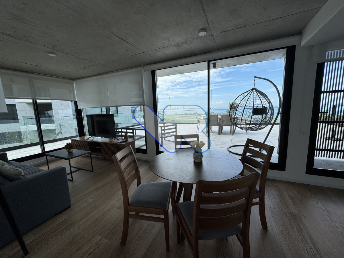 Apartamento ID.174 - Alquiler temporal apartamento dos dormitorios primera linea playa mansa Punta del Este