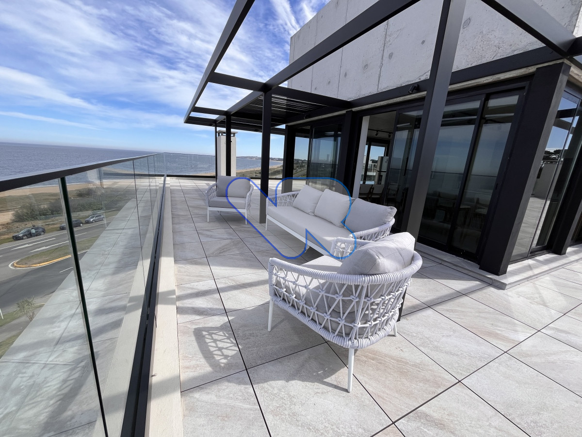 Apartamento ID.155 - Alquilo temporal Hermoso apto en Alquiler Punta del Este frente al mar,  2 dormitorios, 2 baños, excelente ubicación. Punta del Este