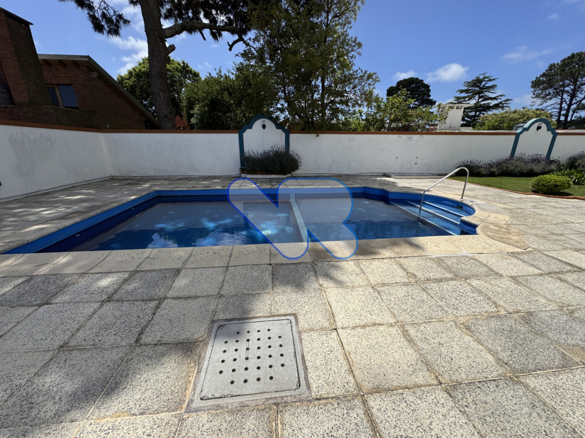 Apartamento ID.198 - Apartamento en VENTA 3 dormitorios Piso alto con vista Punta del Este