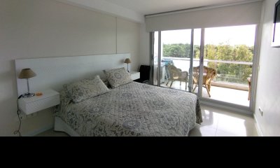 Vendo apartamento  playa Brava 2 dormitorios, 2 baños, ed. con buenos Amenities Punta del este