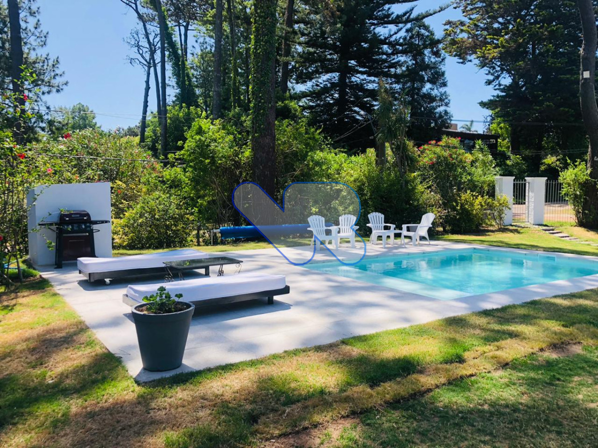 Casa ID.37 - Alquilo Temporal, casa 5 Dorm, con Depto de servicio,  piscina y parrillero