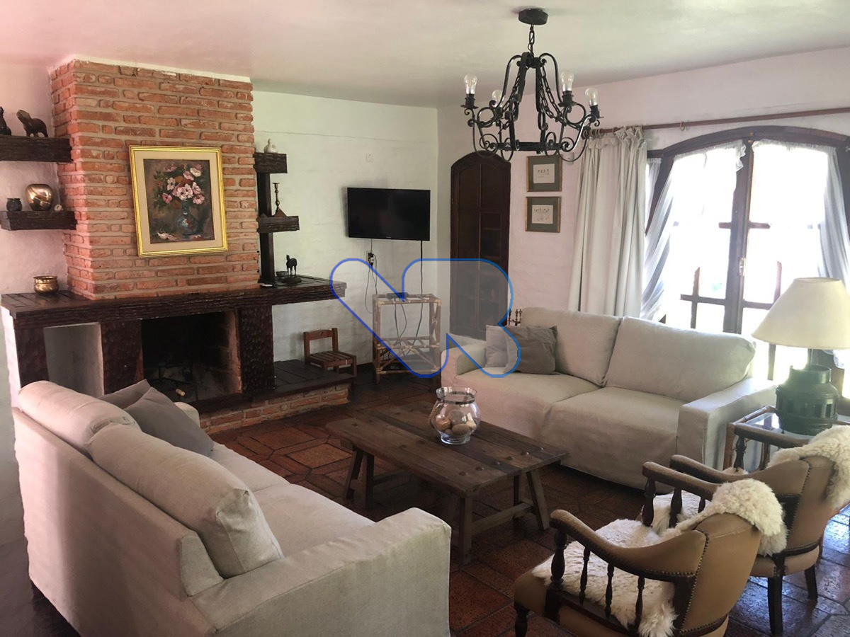Casa ID.14 - Alquiler temporal Casa 4 Dormitorios Y 3 Baños Excelente Ubicación Pinares