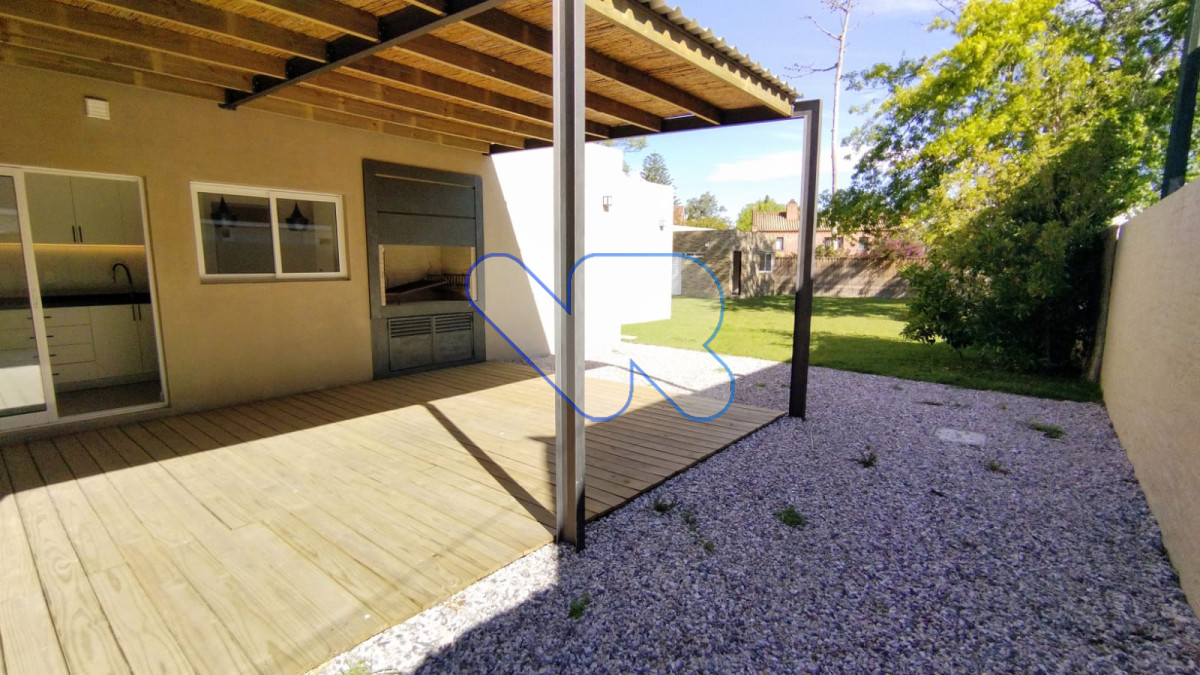 Casa ID.133 - VENDO CASA A ESTRENAR 4 DORMITORIOS PUNTA DEL ESTE