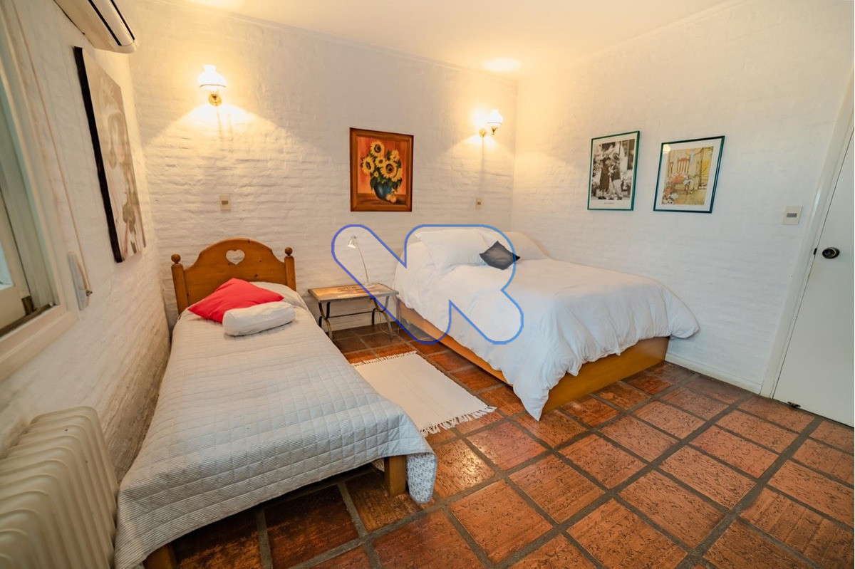 Casa ID.18 - VENTA Y  ALQUILER Casa 8 Dormitorios En Suite Capacidad 16 Personas con piscina y Barbacoa