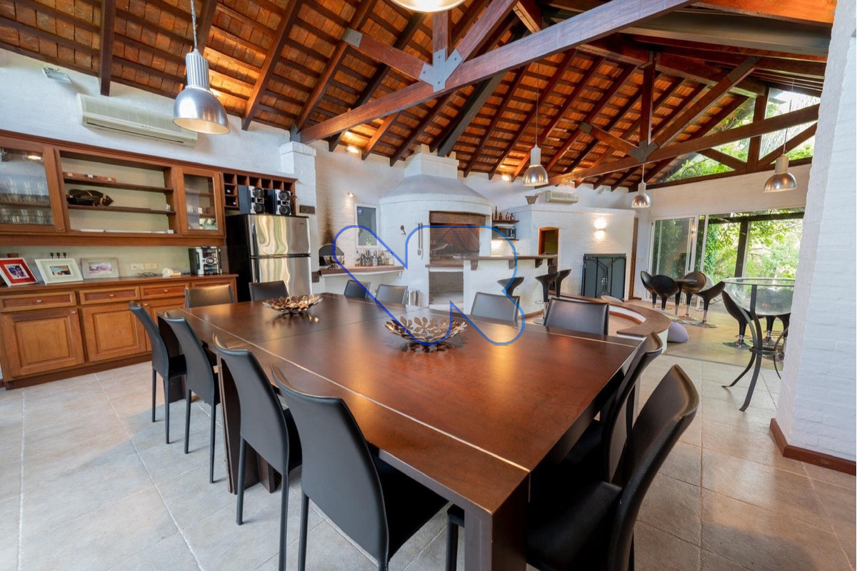 Casa ID.18 - VENTA Y  ALQUILER Casa 8 Dormitorios En Suite Capacidad 16 Personas con piscina y Barbacoa