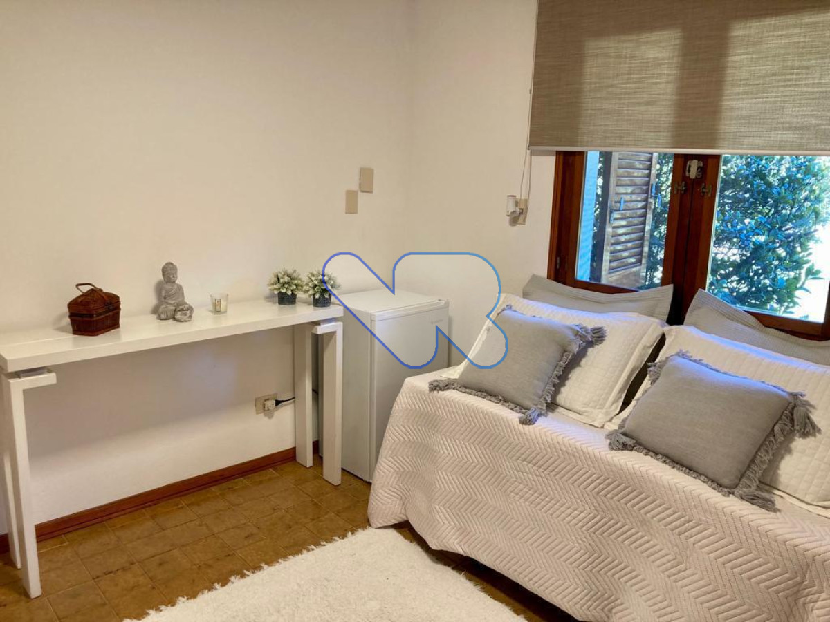 Casa ID.159 - Alquiler temporada Casa 4 dormitorios Punta del  con piscina y Barbacoa