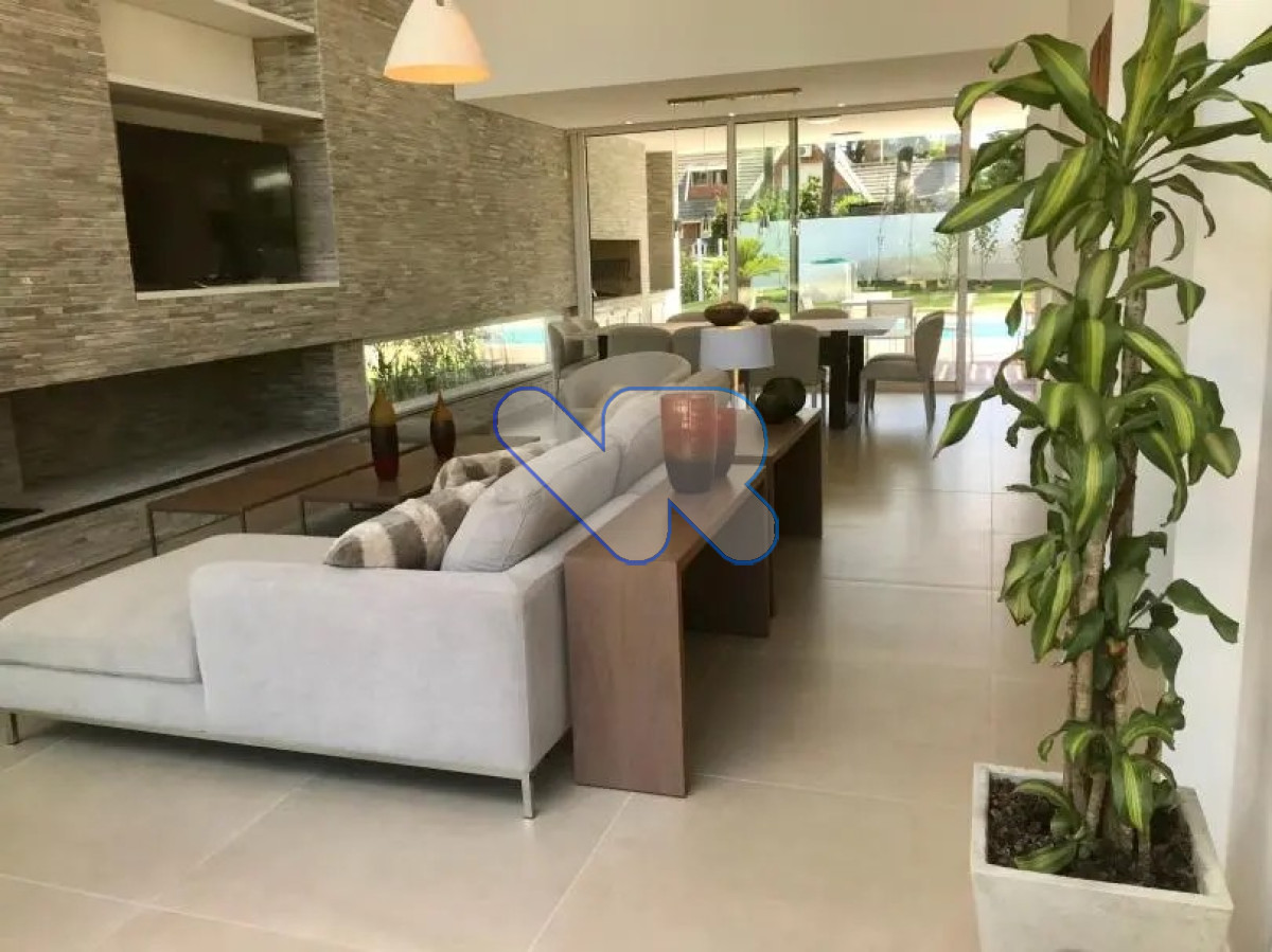 Casa ID.106 - Venta y alquiler anual divina casa Mansa Punta 4 dorm mas del. de servicio