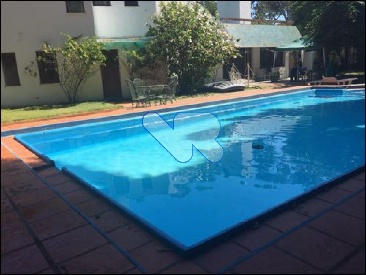 Casa ID.52 - ALQUILO TEMPORAL CASA 5 DORM, MAS DEPENDENCIA PISCINA, PARRILLERO, PLAYA MANSA