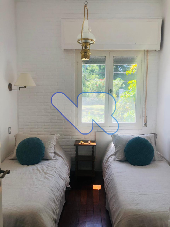 Casa ID.37 - Alquilo Temporal, casa 5 Dorm, con Depto de servicio,  piscina y parrillero