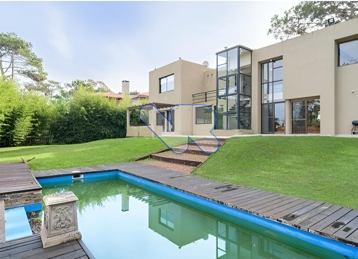 Casa ID.220 - Venta Alquiler Anual y de Temporada Casa 5D con Piscina Rincón del Indio