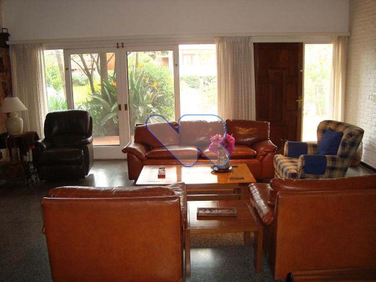 Casa ID.61 - Alquilo temporal casa 3 dorm mas dep de servicio exelente ubicación en playa mansa