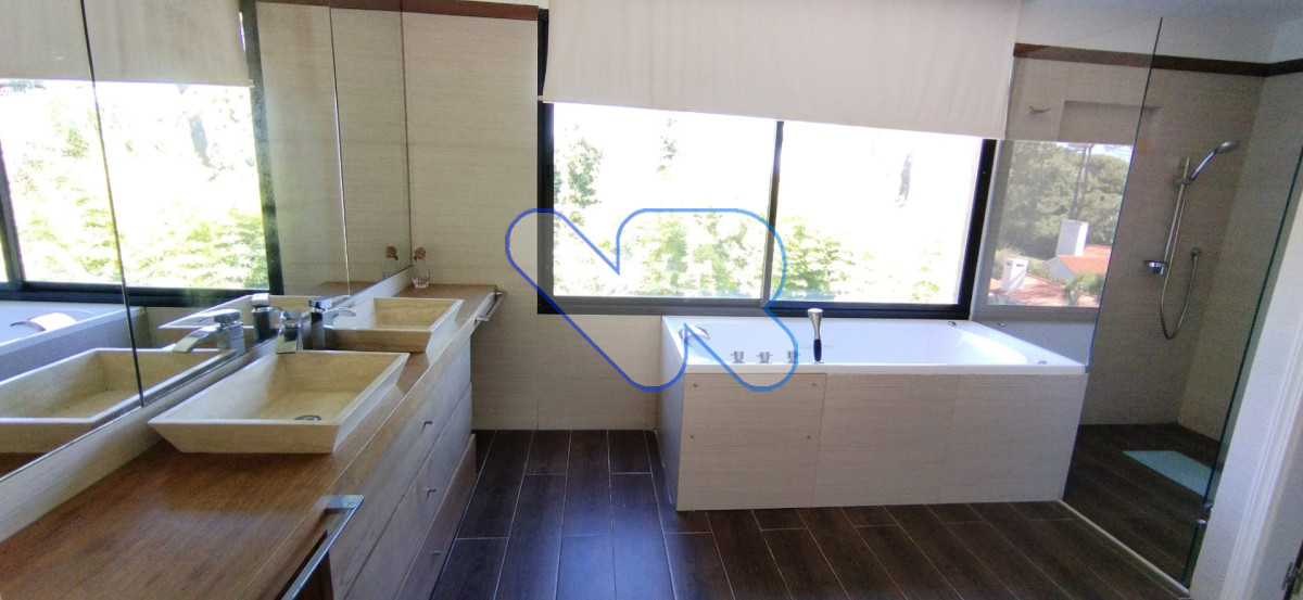 Casa ID.220 - Venta Alquiler Anual y de Temporada Casa 5D con Piscina Rincón del Indio