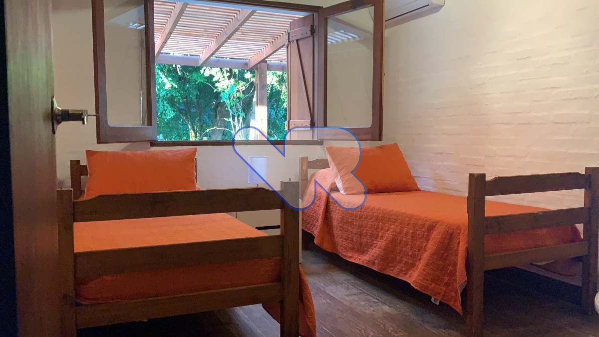 Casa ID.62 - Venta y Alquiler de Temporada - Casa en Punta del Chileno -Punta de Este - 3 dorm, 2 baños, barbacoa play room,  piscina climatizada 