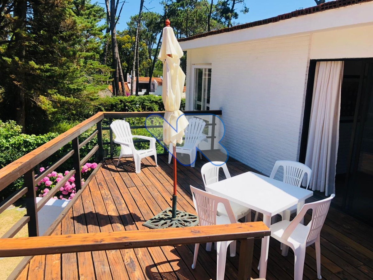 Casa ID.37 - Alquilo Temporal, casa 5 Dorm, con Depto de servicio,  piscina y parrillero
