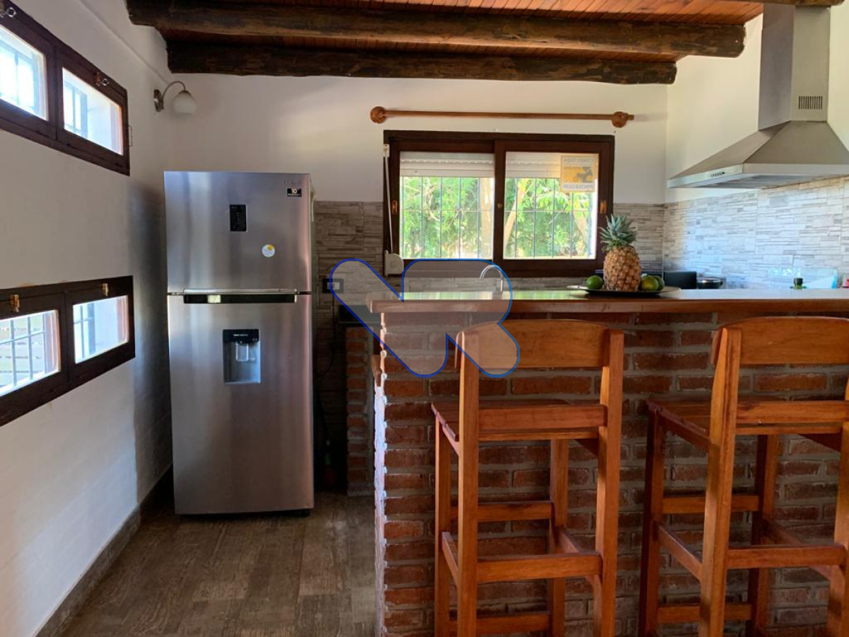 Casa ID.62 - Venta y Alquiler de Temporada - Casa en Punta del Chileno -Punta de Este - 3 dorm, 2 baños, barbacoa play room,  piscina climatizada 