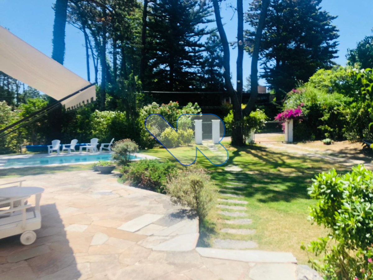 Casa ID.37 - Alquilo Temporal, casa 5 Dorm, con Depto de servicio,  piscina y parrillero