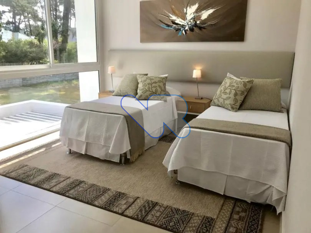 Casa ID.106 - Venta y alquiler anual divina casa Mansa Punta 4 dorm mas del. de servicio