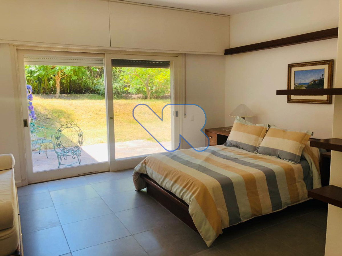 Casa ID.37 - Alquilo Temporal, casa 5 Dorm, con Depto de servicio,  piscina y parrillero