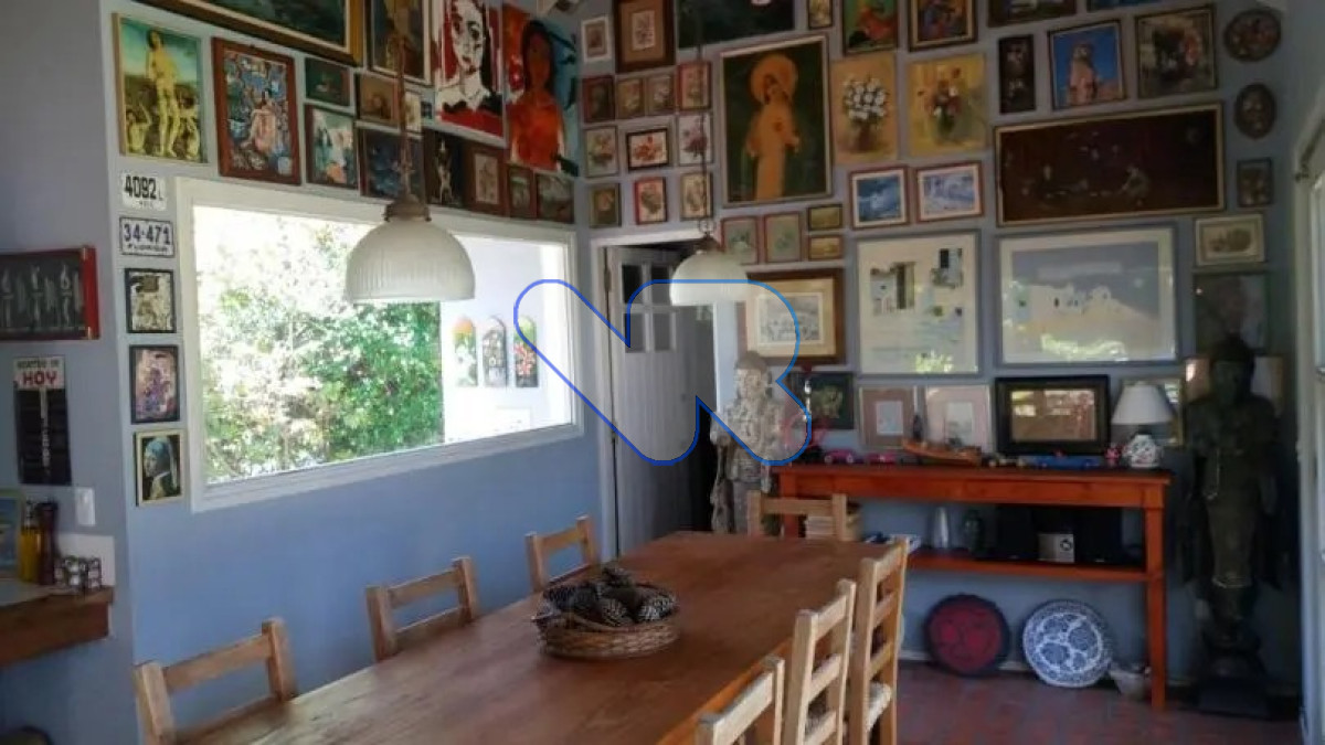 Casa ID.49 - Vendo-Alquilo temporal casa 3 dorm mas del serv. con piscina y barbacoa