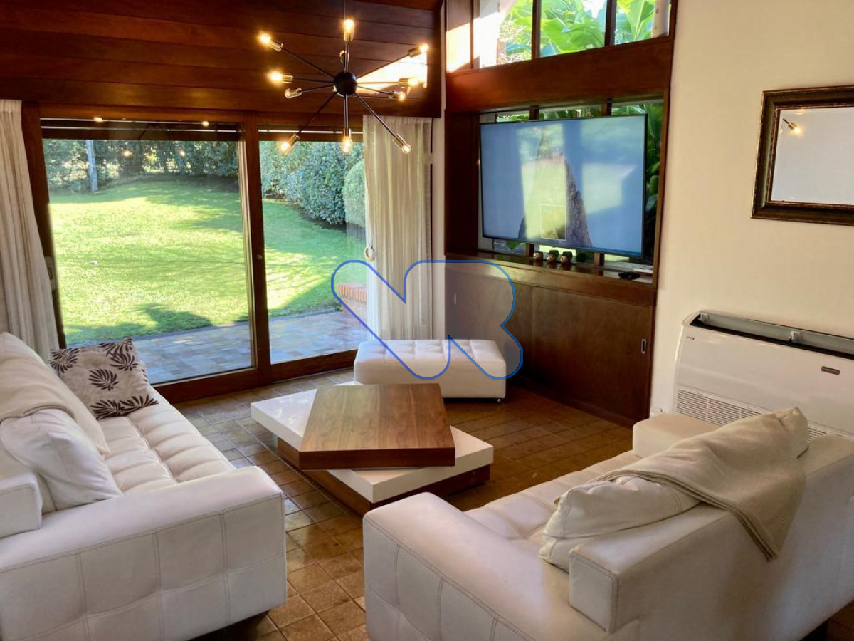 Casa ID.159 - Alquiler temporada Casa 4 dormitorios Punta del  con piscina y Barbacoa