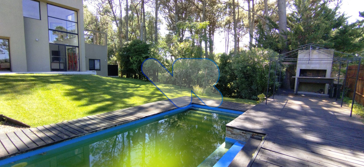 Casa ID.220 - Venta Alquiler Anual y de Temporada Casa 5D con Piscina Rincón del Indio