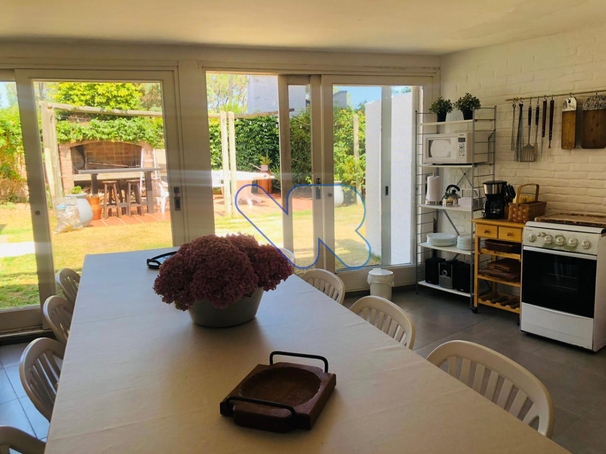 Casa ID.37 - Alquilo Temporal, casa 5 Dorm, con Depto de servicio,  piscina y parrillero