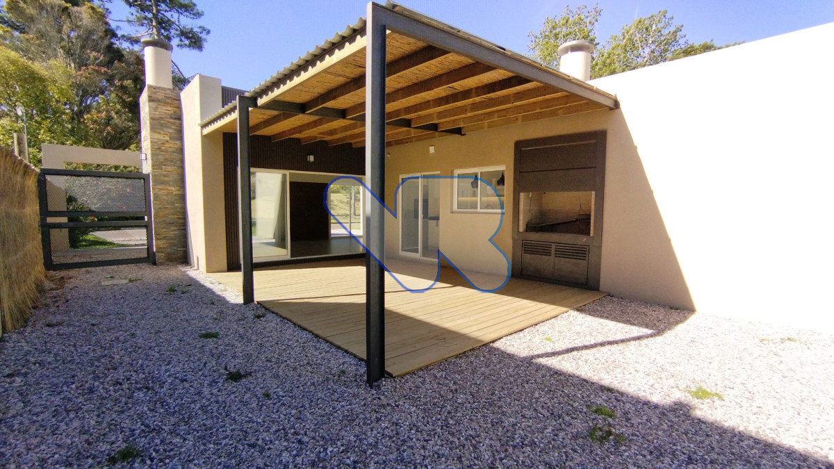 Casa ID.133 - VENDO CASA A ESTRENAR 4 DORMITORIOS PUNTA DEL ESTE