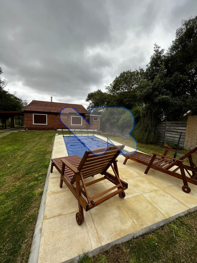 Casa ID.62 - Venta y Alquiler de Temporada - Casa en Punta del Chileno -Punta de Este - 3 dorm, 2 baños, barbacoa play room,  piscina climatizada 