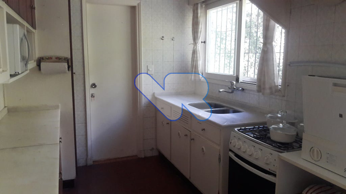Casa ID.61 - Alquilo temporal casa 3 dorm mas dep de servicio exelente ubicación en playa mansa