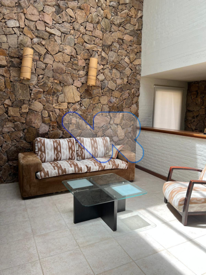 Casa ID.251 - Alquiler Anual y de Temporada Casa 5D con Piscina La Barra Pta del Este 