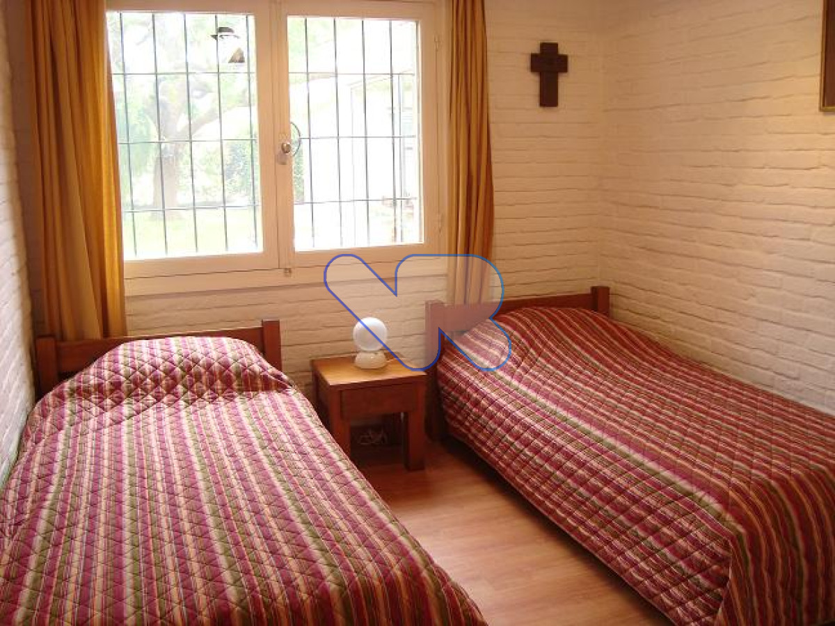 Casa ID.61 - Alquilo temporal casa 3 dorm mas dep de servicio exelente ubicación en playa mansa