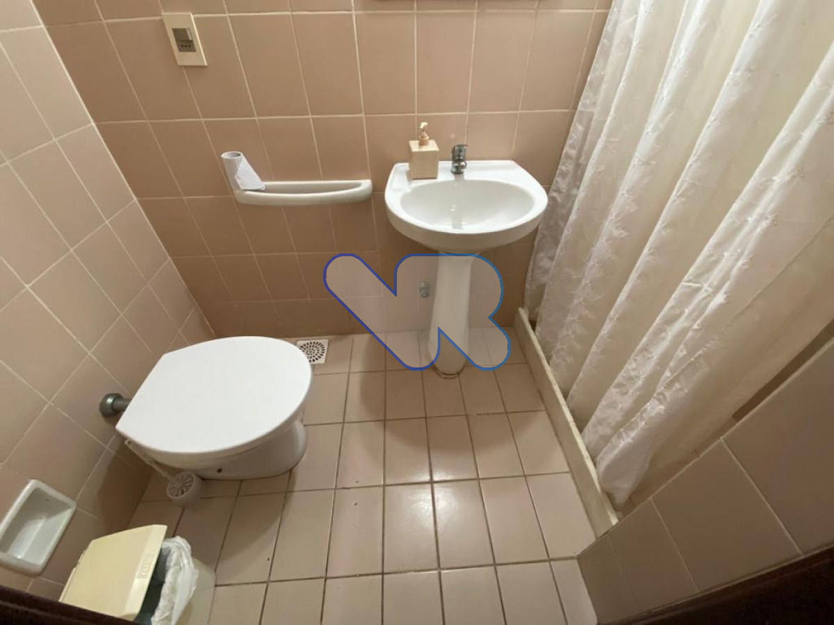 Casa ID.282 - Gran Casa a la venta y alquiler Anual - en Lugano con 4 Dormitorios, Doble Garaje y Piscina climatizada