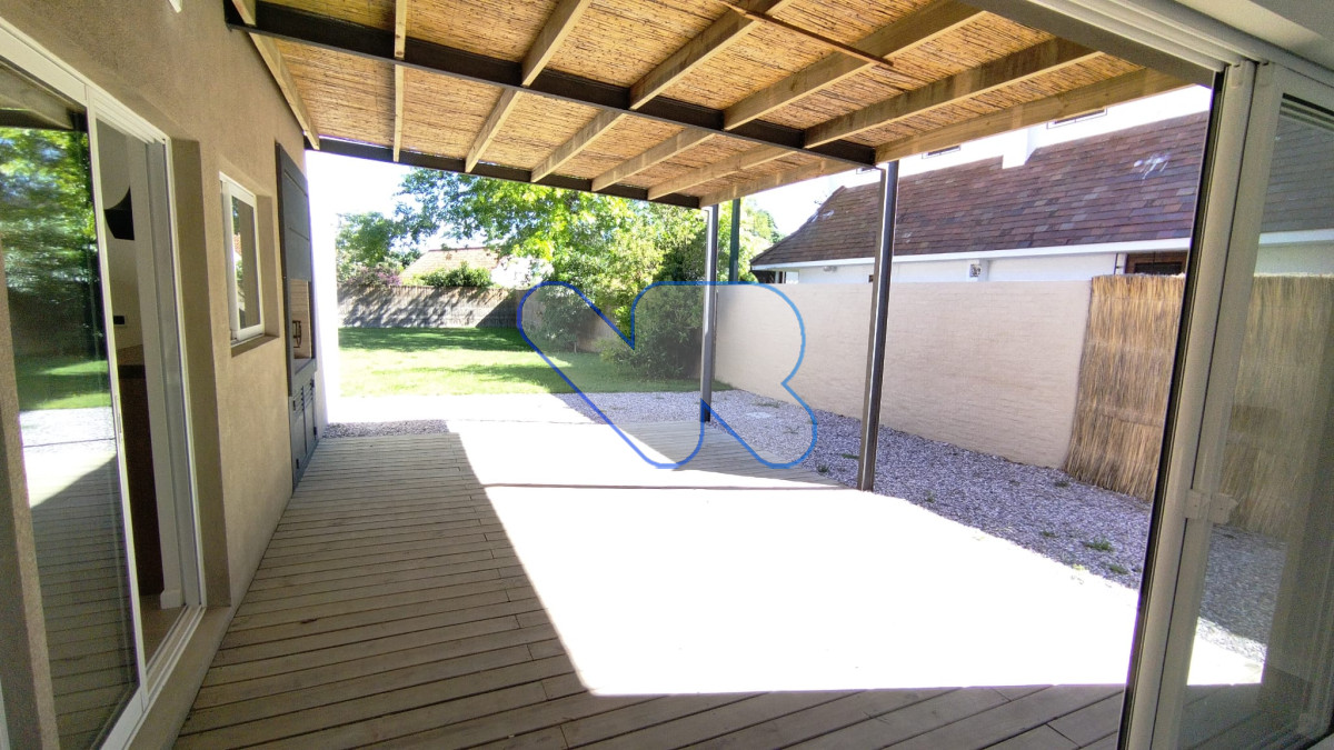 Casa ID.133 - VENDO CASA A ESTRENAR 4 DORMITORIOS PUNTA DEL ESTE