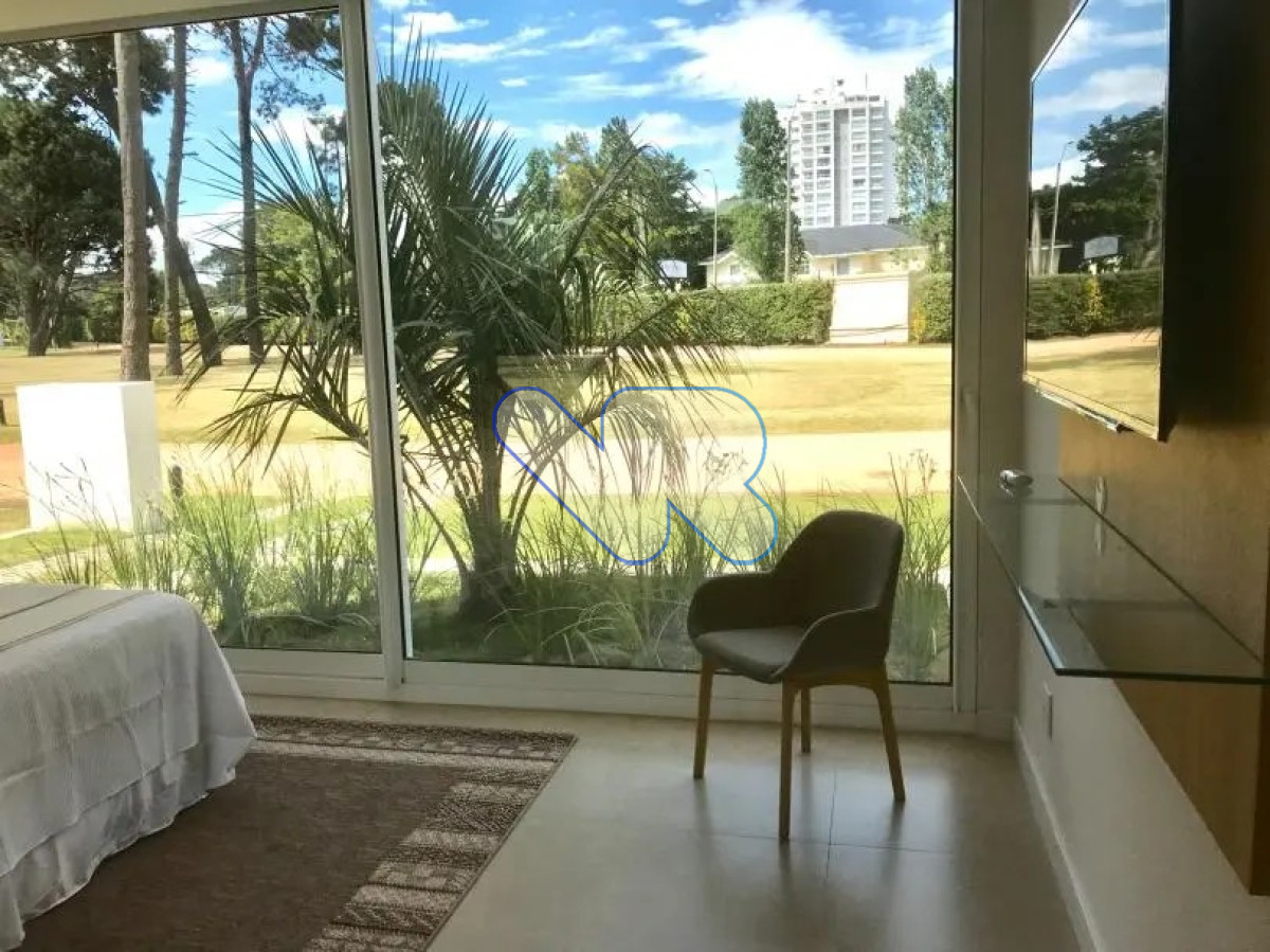 Casa ID.106 - Venta y alquiler anual divina casa Mansa Punta 4 dorm mas del. de servicio