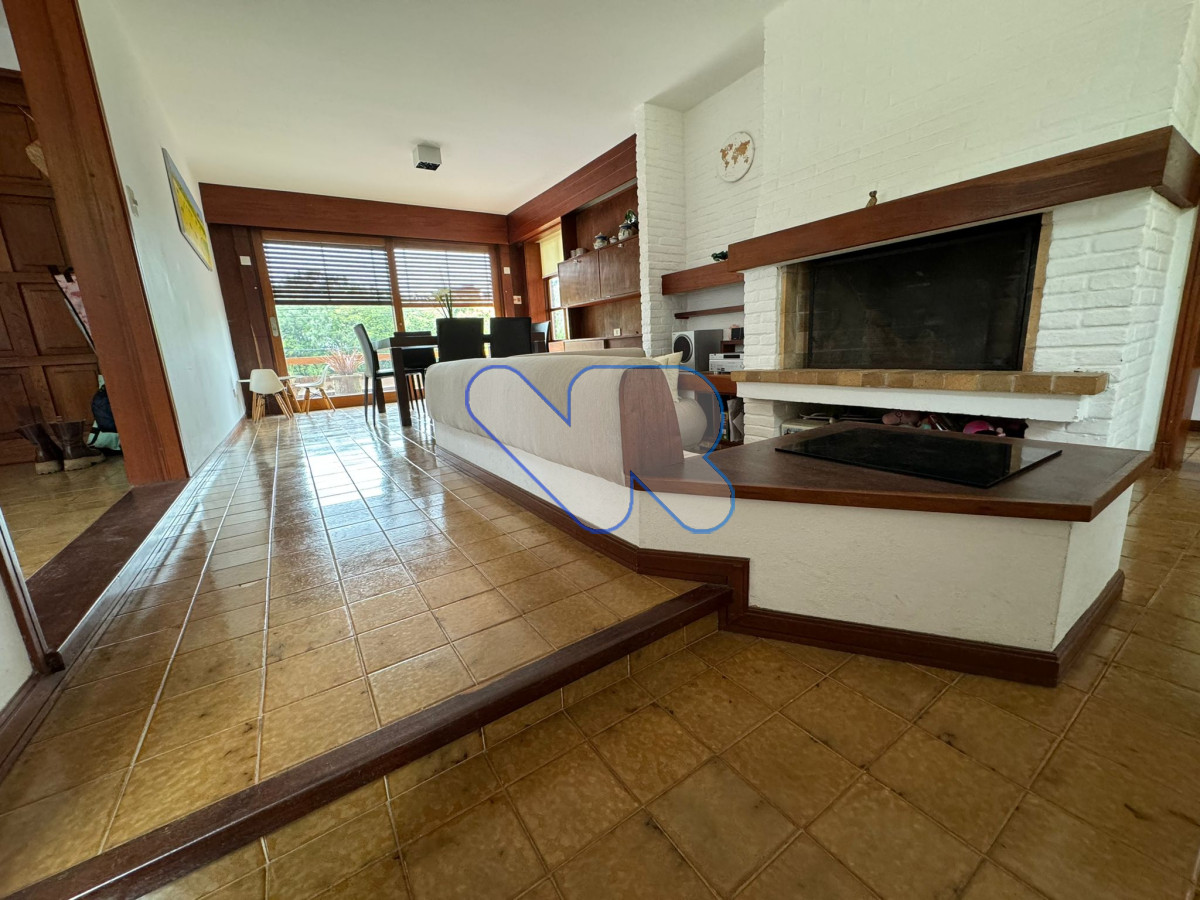 Casa ID.159 - Alquiler temporada Casa 4 dormitorios Punta del  con piscina y Barbacoa