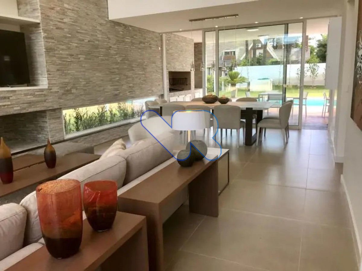 Casa ID.106 - Venta y alquiler anual divina casa Mansa Punta 4 dorm mas del. de servicio