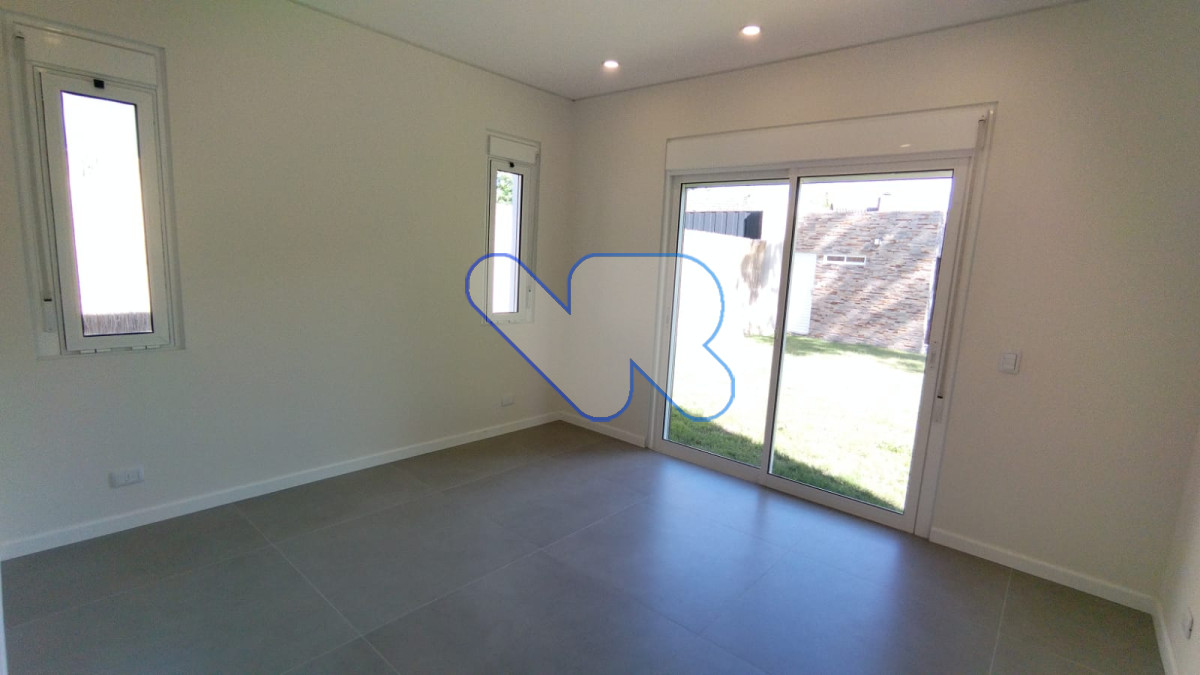 Casa ID.133 - VENDO CASA A ESTRENAR 4 DORMITORIOS PUNTA DEL ESTE