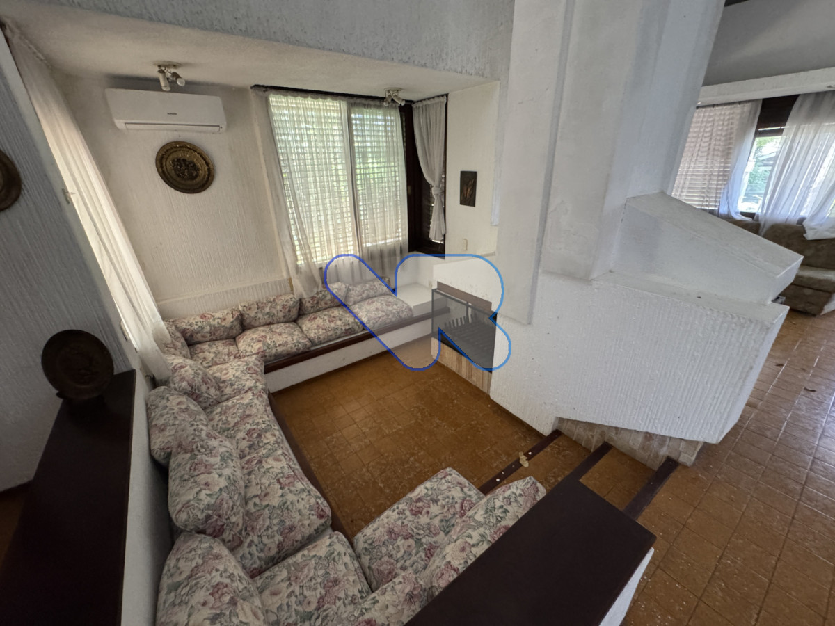 Casa ID.206 - Casa en venta en La Mansa - P8 | Gran terreno | Ideal para reciclar