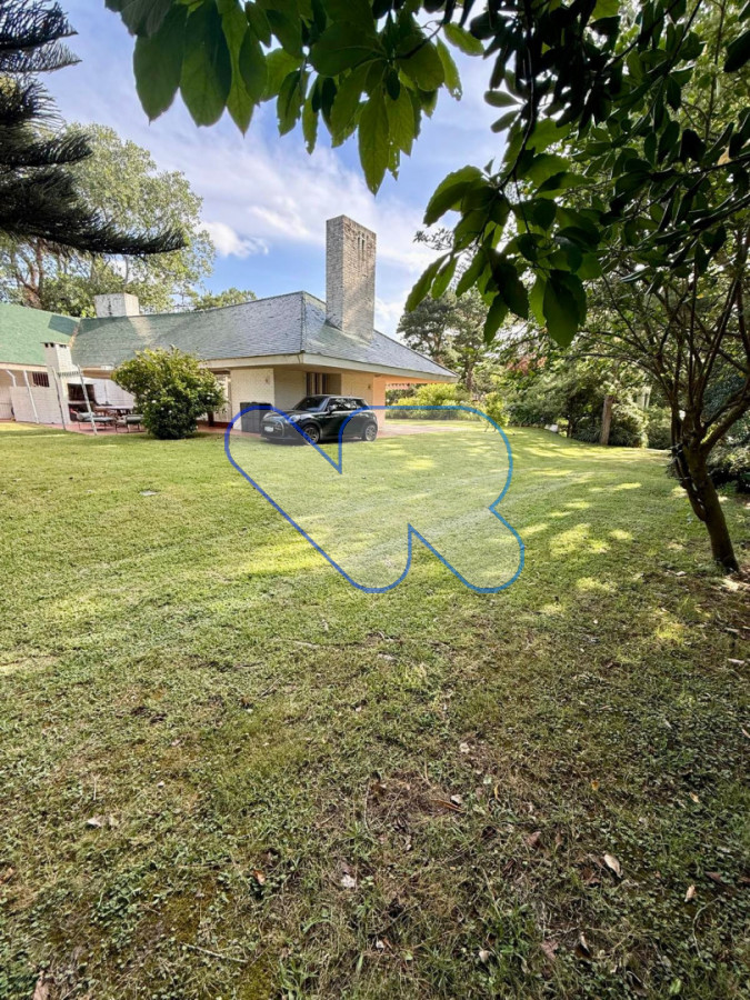 Casa ID.204 - Casa en alquiler verano 8 pers · Piscina · 3 dorm + servicio · Playa Brava Punta del Este