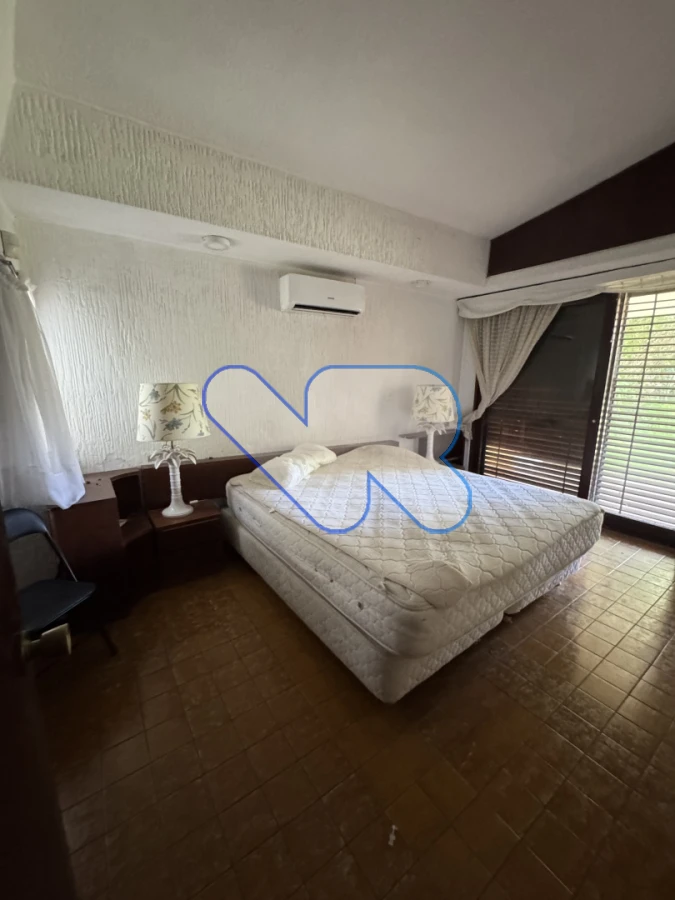 Casa ID.206 - Casa en venta en La Mansa - P8 | Gran terreno | Ideal para reciclar