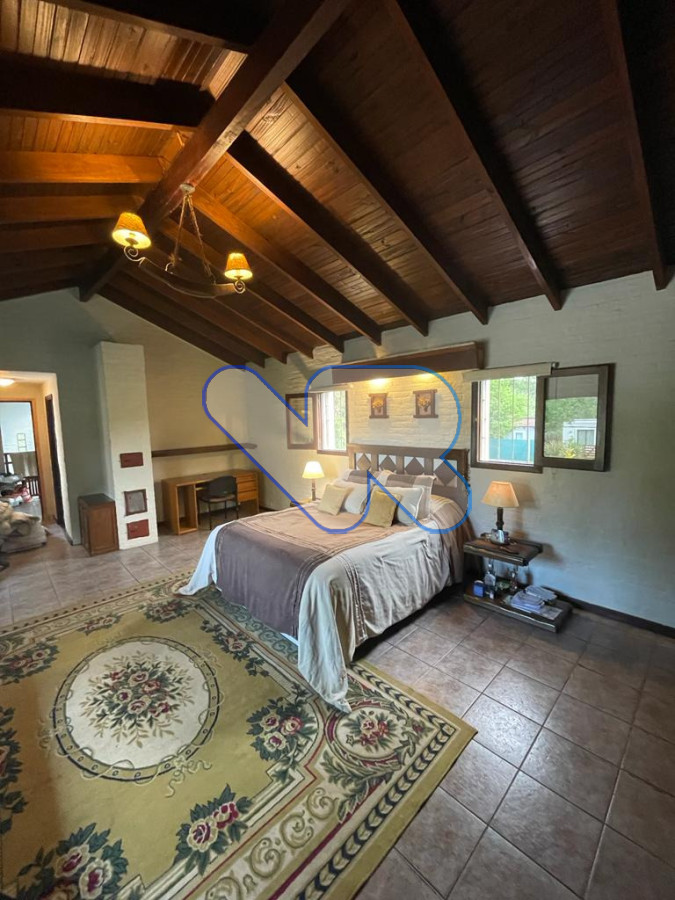 Casa ID.245 - Venta y Alquiler Anual Casa 4D Lugano con Piscina 