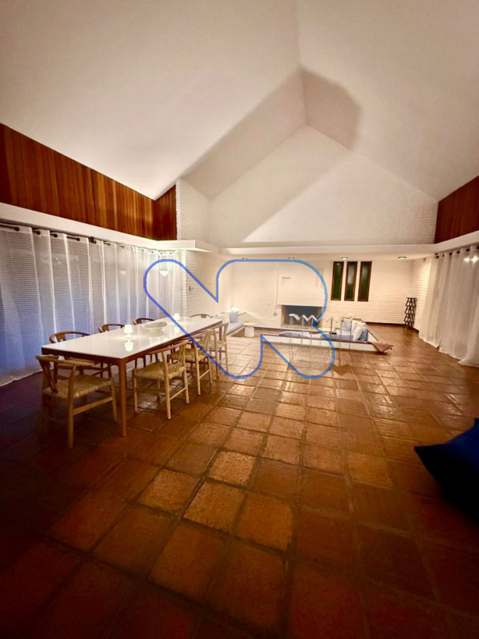 Casa ID.204 - Casa en alquiler verano 8 pers · Piscina · 3 dorm + servicio · Playa Brava Punta del Este