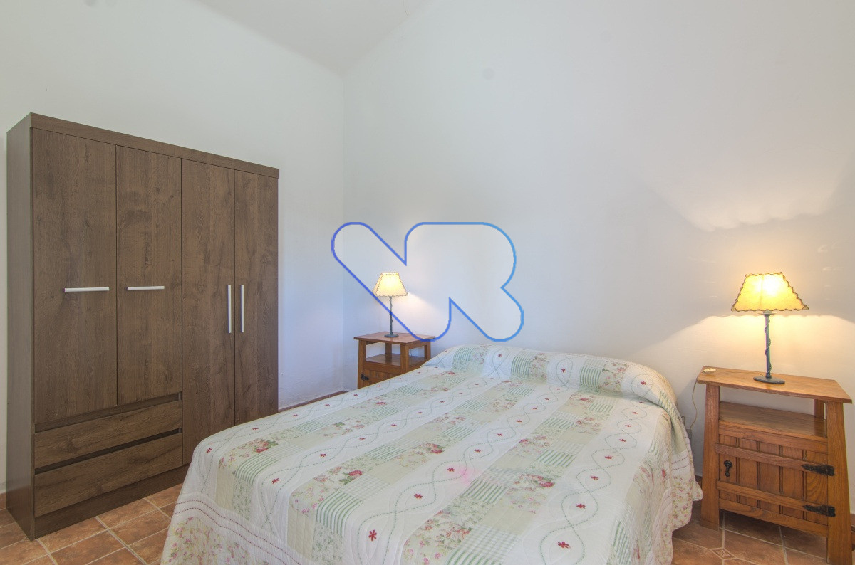 Casa ID.221 - Venta y Alquiler Anual Casa 6D y dep de serv con Piscina climatizada y Barbacoa Península  