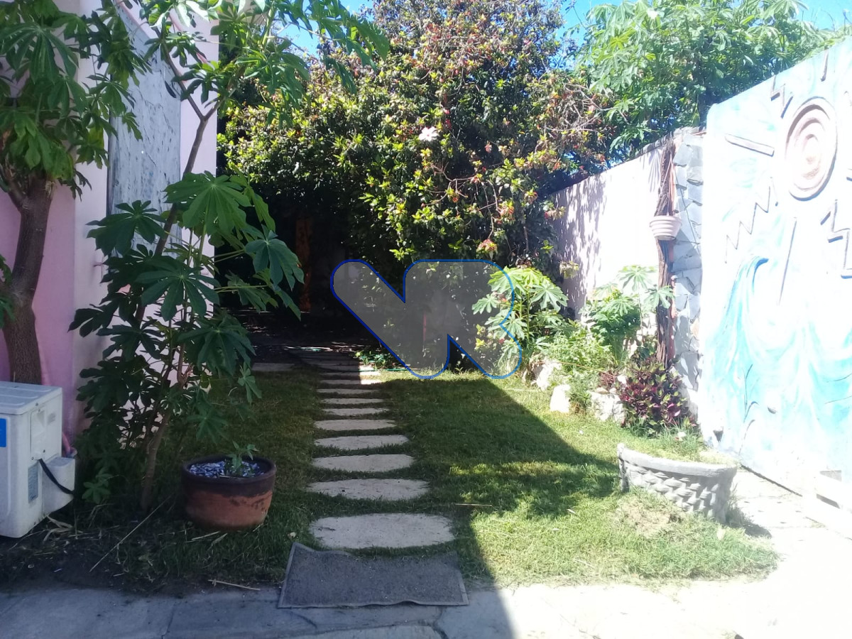Casa ID.136 - Oportunidad VENDO y ALQUILER ANUAL Casa para Vivienda o Local Comercial  Excelente Ubicación en Maldonado