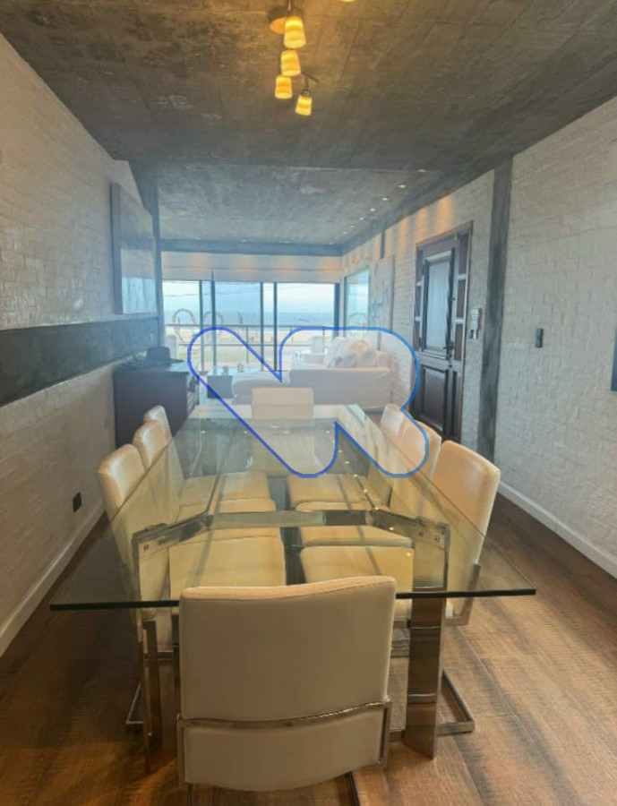 Casa ID.223 - Venta Casa 5D La Barra frente al mar con Piscina Climatizada 