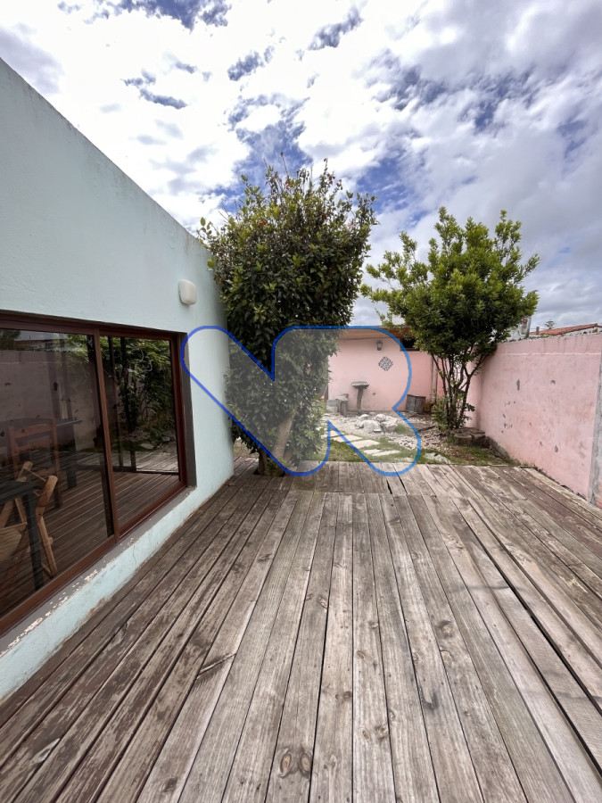 Casa ID.136 - Oportunidad VENDO y ALQUILER ANUAL Casa para Vivienda o Local Comercial  Excelente Ubicación en Maldonado